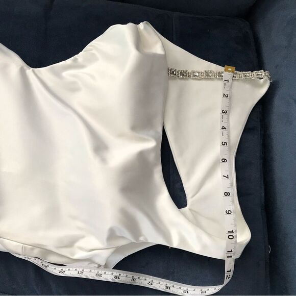 Faviana Candlelight Matte Satin Open Back Formal Dress Bridal Minimalist Size 4 - Picture 16 of 16